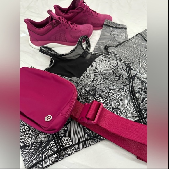 •LULULEMON/Get it Om Bra/8 - Picture 12 of 13